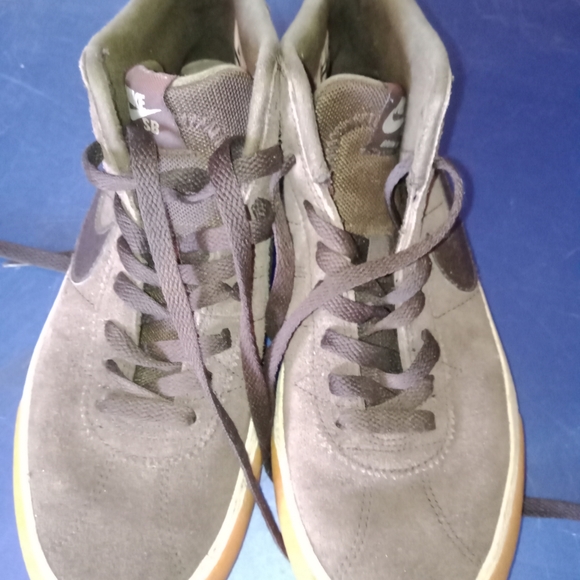 Nike SB Bruin Hi Skate Shoe - Picture 3 of 8